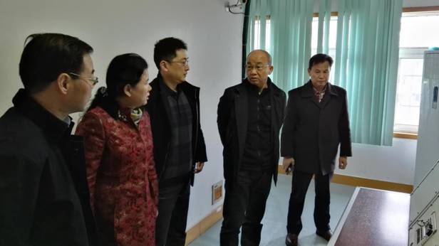 01刘平凡、田振和一行视察株洲市荷塘区无线电固定监测站（）