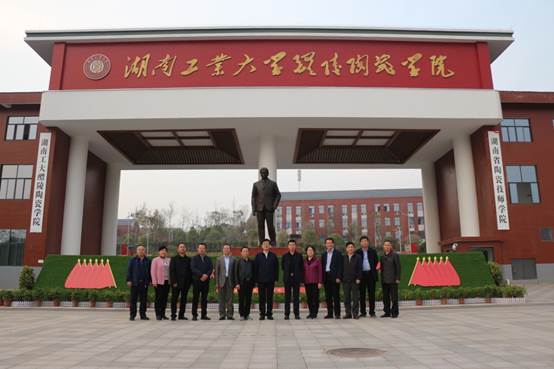 说明: C:\Users\Administrator\Desktop\IMG_4613.JPG
