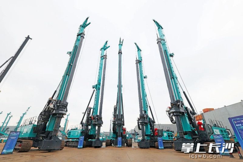 山河智能发布全球最大型号增程式旋挖钻机SWDM620E。长沙晚报通讯员 李杰 供图