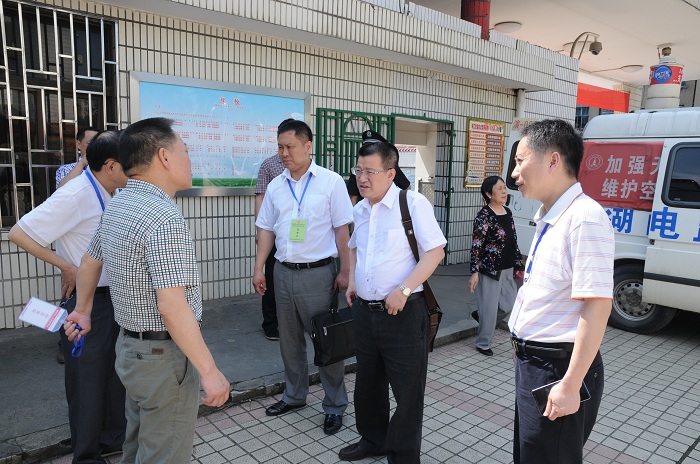 赵兴舟主任与市人社局谢考峰局长交流无线